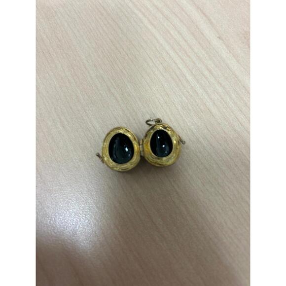 Ring - Picture 3 of 7